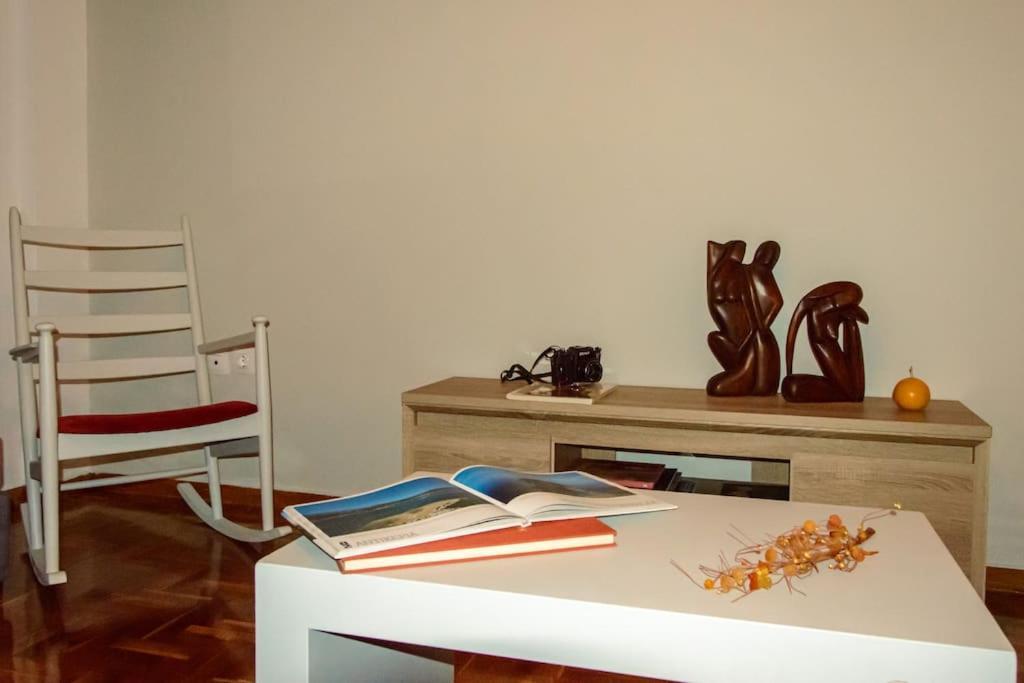 Cozy And Comfortable Apartment In Athens Center Exterior photo